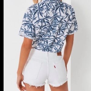 Levi's High-Rise White Jean Shorts non stretch 100% Cotton🎀